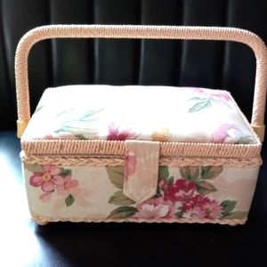 VINTAGE SEWING BOX